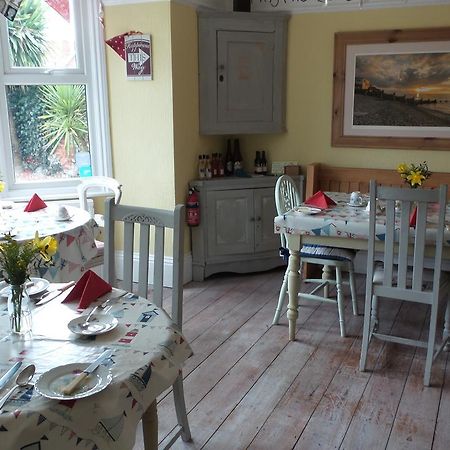 Hooray Henrys Bed & Breakfast Sheringham Bagian luar foto