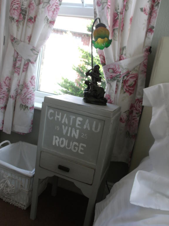 Hooray Henrys Bed & Breakfast Sheringham Bagian luar foto