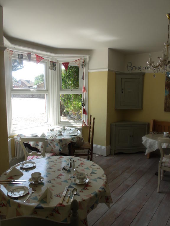Hooray Henrys Bed & Breakfast Sheringham Bagian luar foto