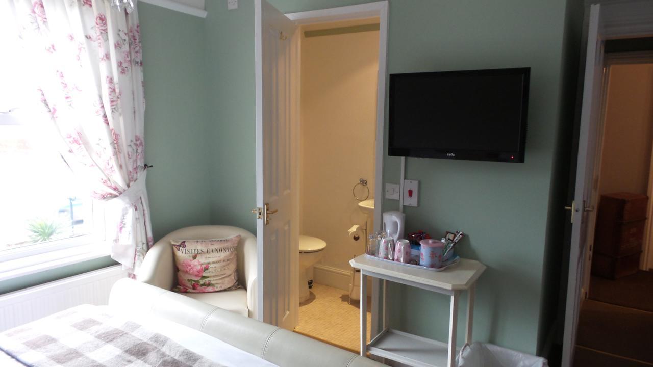 Hooray Henrys Bed & Breakfast Sheringham Bagian luar foto