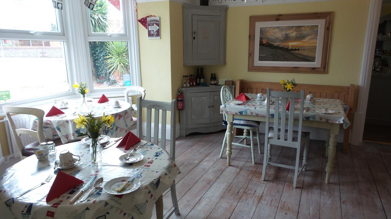 Hooray Henrys Bed & Breakfast Sheringham Bagian luar foto
