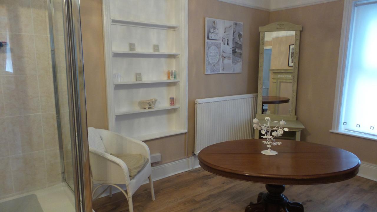 Hooray Henrys Bed & Breakfast Sheringham Bagian luar foto